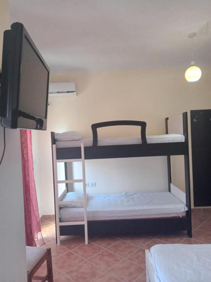 Ari Apartaments Vlore Bagian luar foto