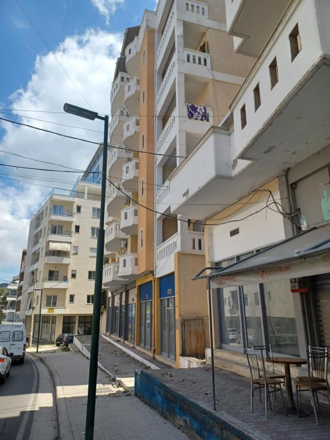 Ari Apartaments Vlore Bagian luar foto