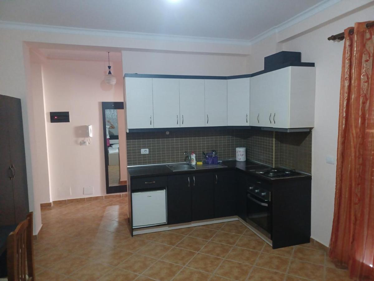 Ari Apartaments Vlore Bagian luar foto