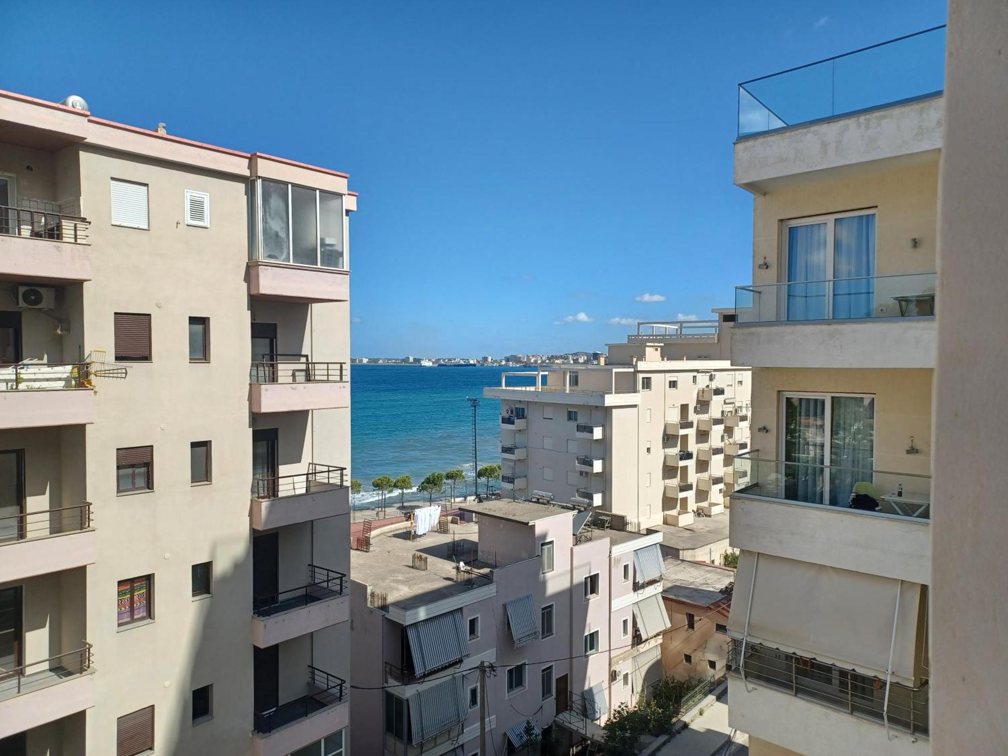 Ari Apartaments Vlore Bagian luar foto