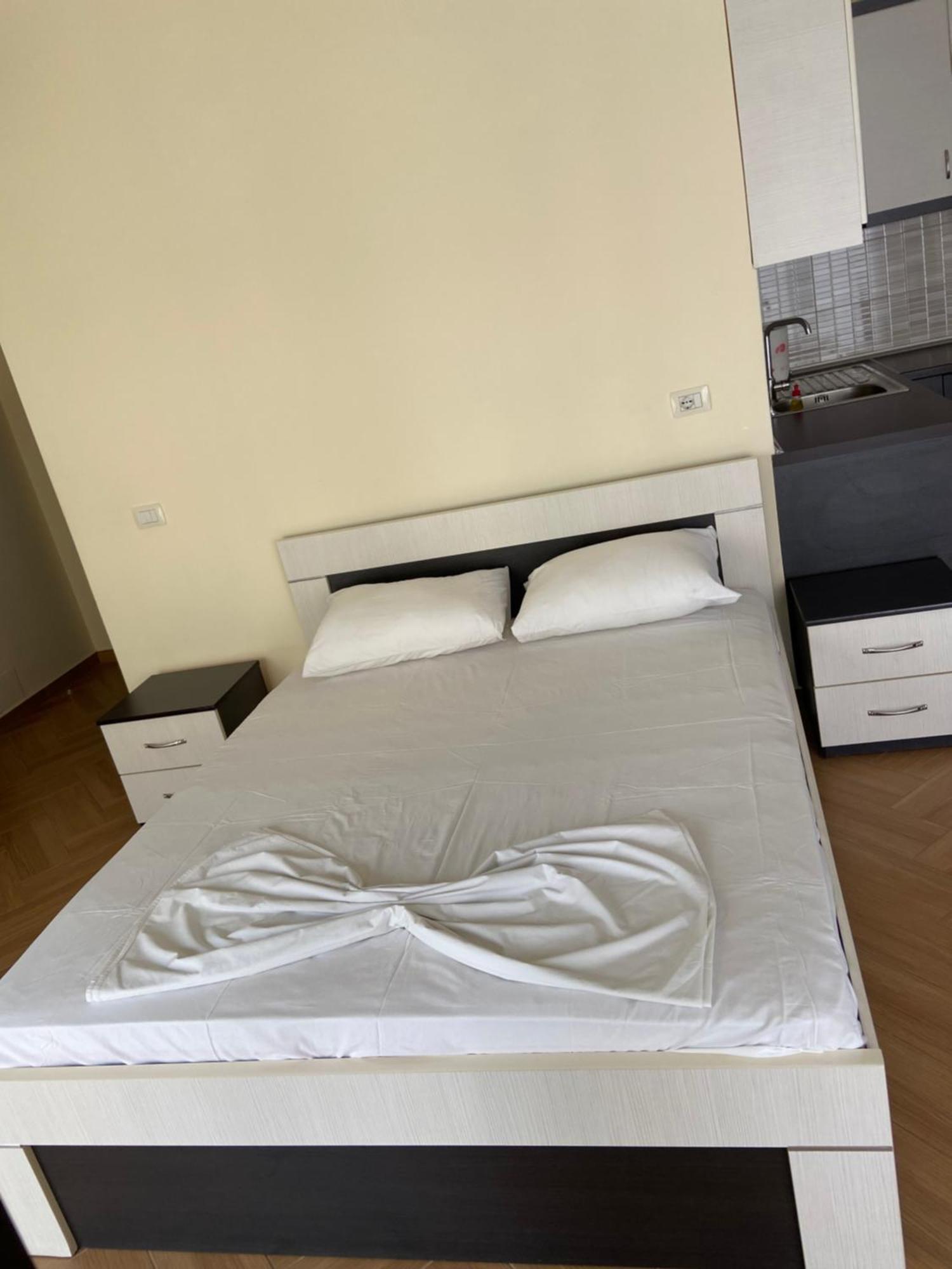 Ari Apartaments Vlore Bagian luar foto