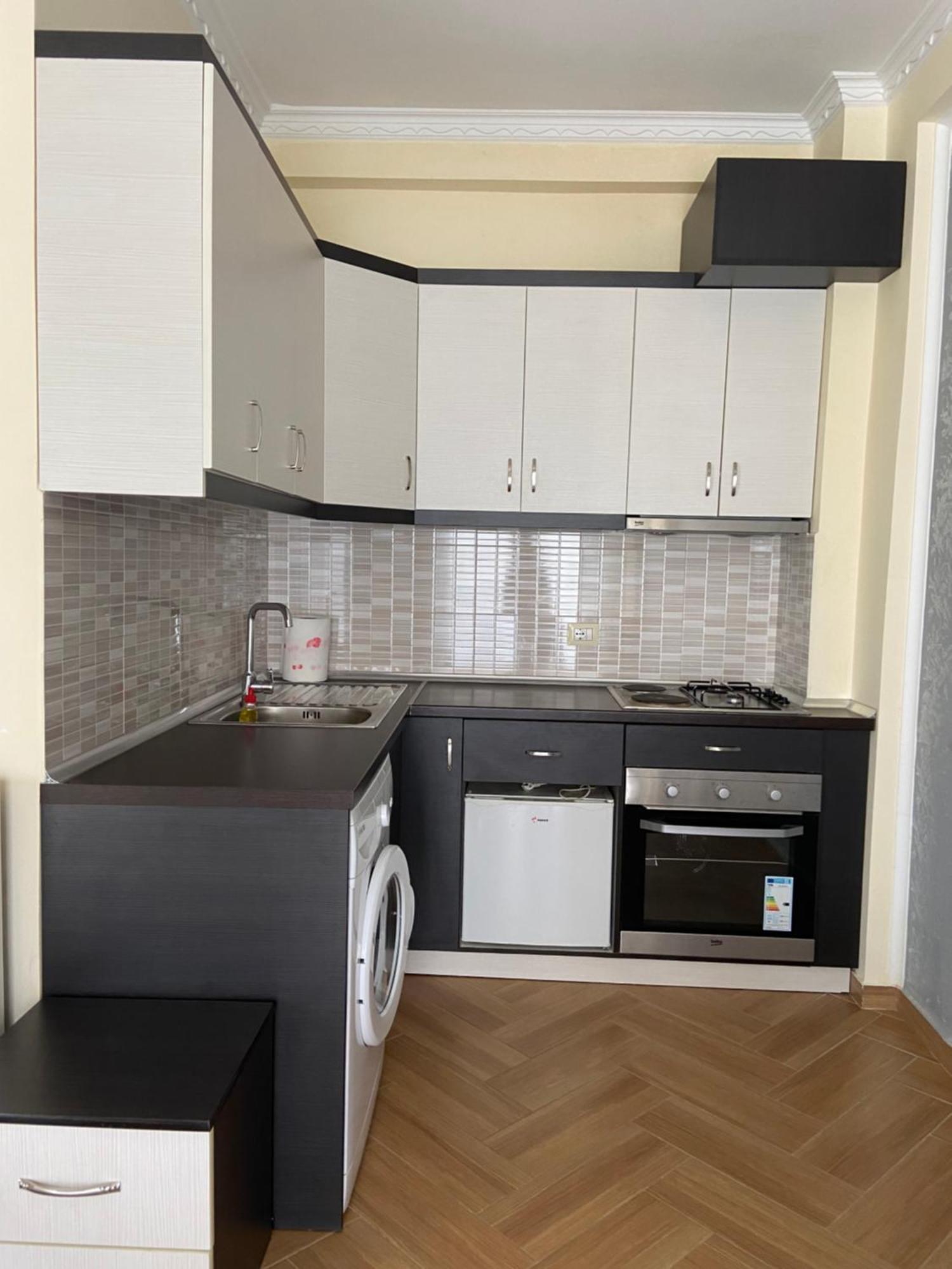 Ari Apartaments Vlore Bagian luar foto